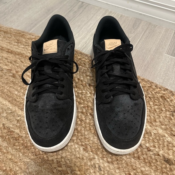 Air Jordan 1 Low - Picture 4 of 7